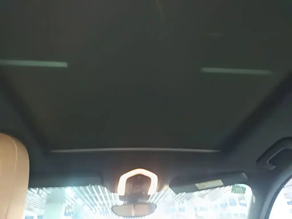 Porsche Macan — миниатюра 18