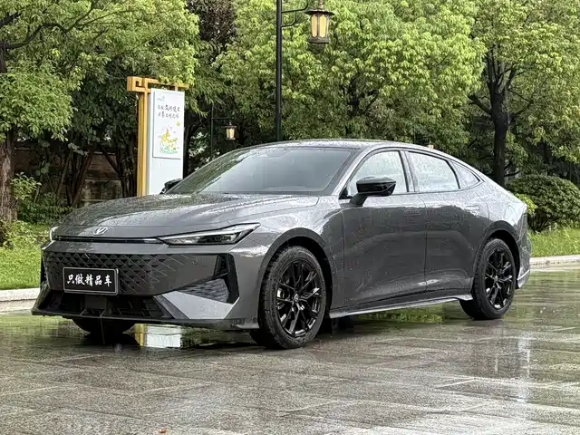 CHANGAN  UNI V 2024