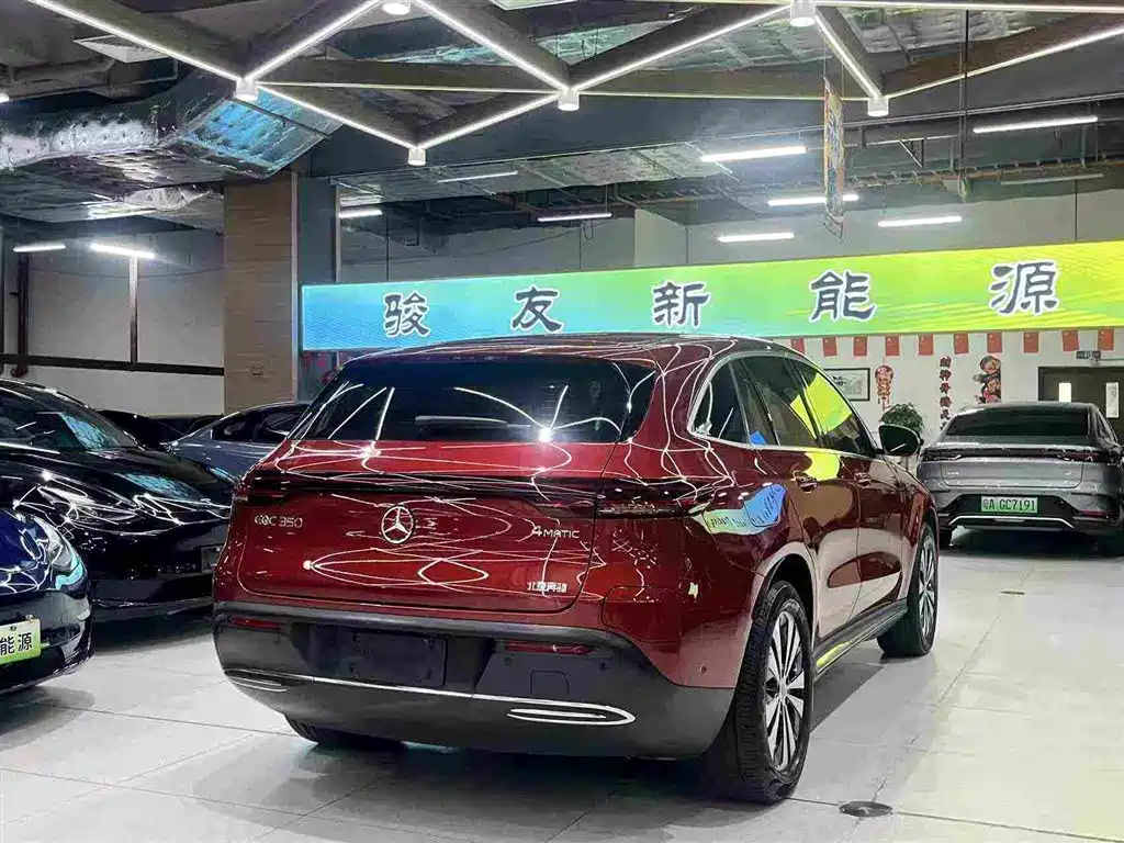 Mercedes-Benz EQC — миниатюра 12
