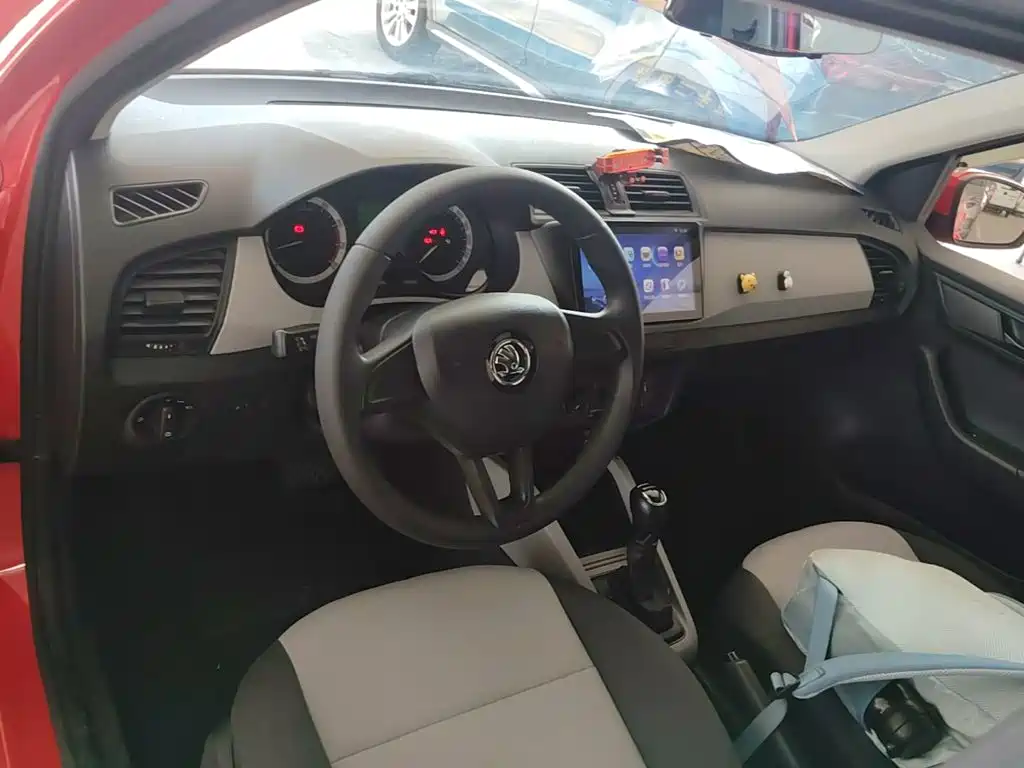 Skoda Fabia — миниатюра 10