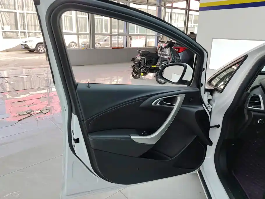 Buick Excelle — миниатюра 7