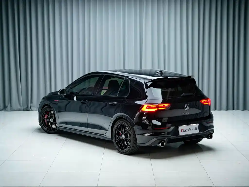 Volkswagen Golf GTI — миниатюра 11
