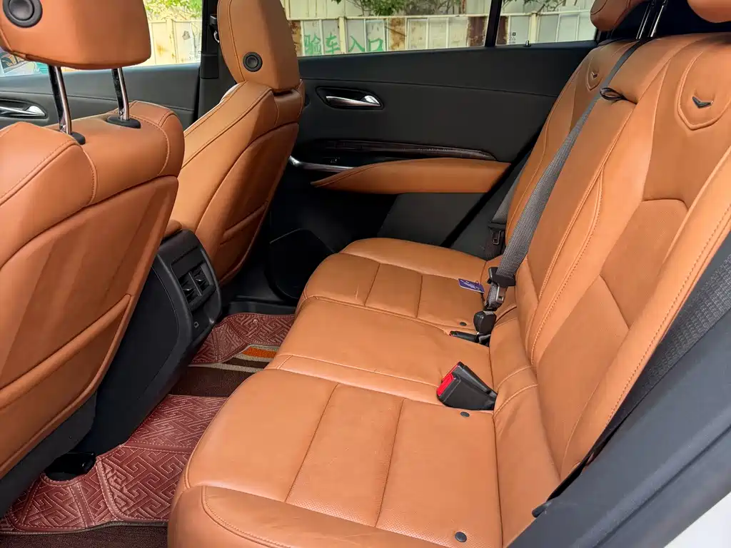 Cadillac XT4 2018 28T