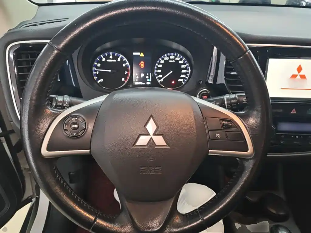 Mitsubishi Outlander (Import) — миниатюра 11
