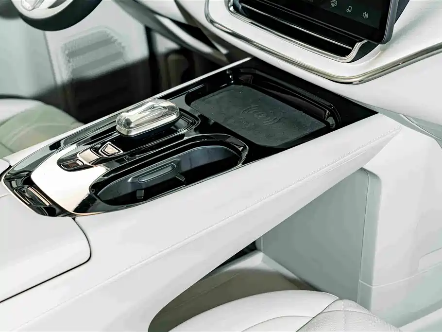 Volvo EM90 — миниатюра 22