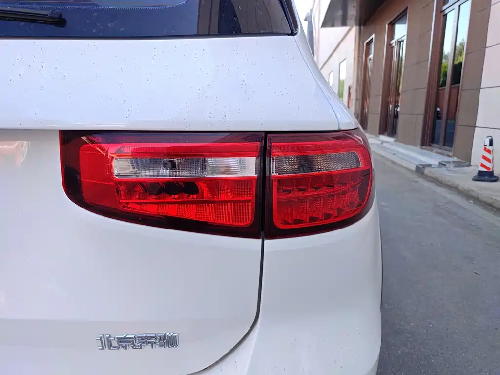 Mercedes-Benz GLB — миниатюра 16