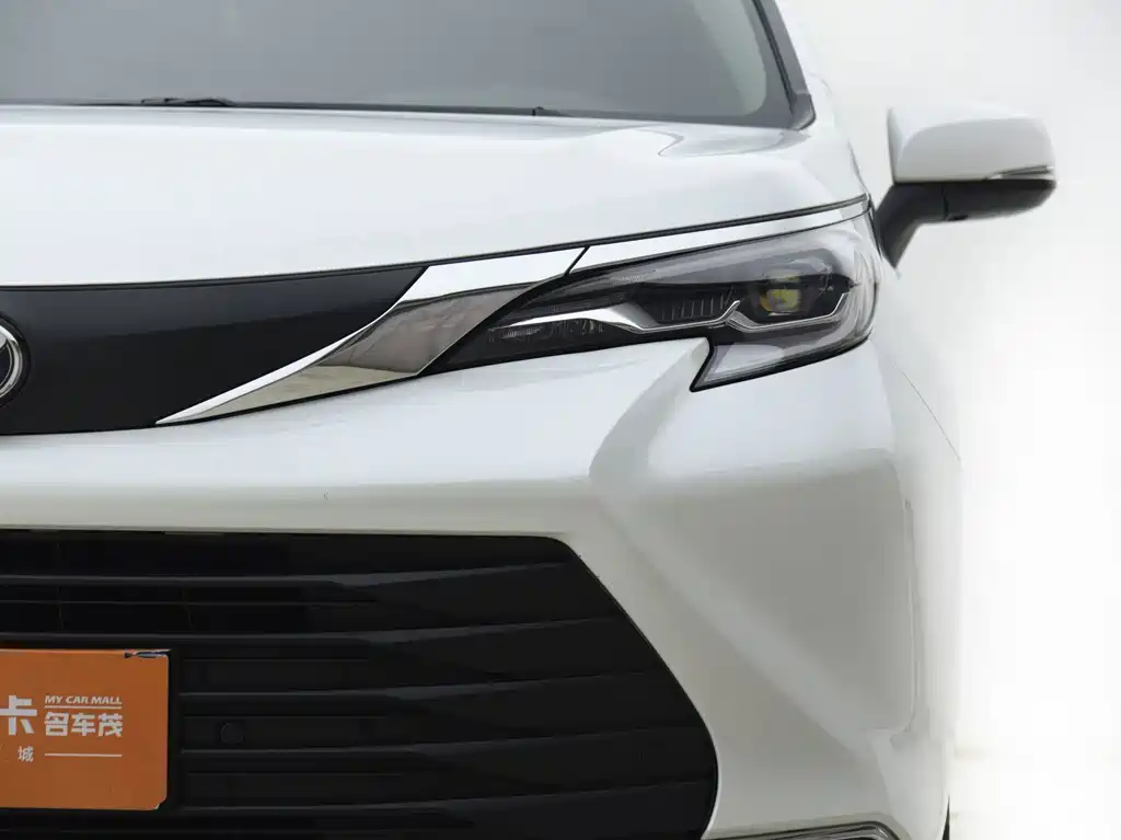 Toyota Sienna — миниатюра 5