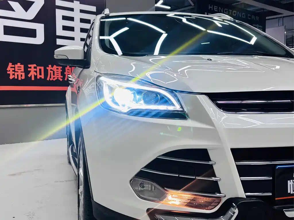 Ford Kuga — миниатюра 25