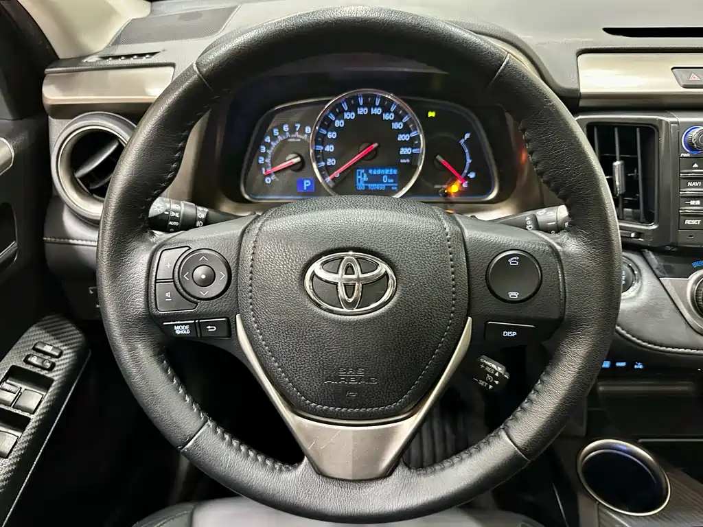 Toyota RAV4 — миниатюра 13