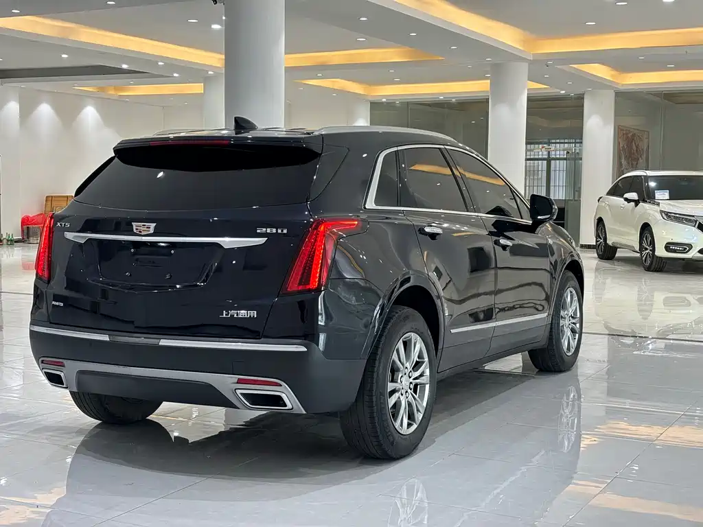 CADILLAC XT5