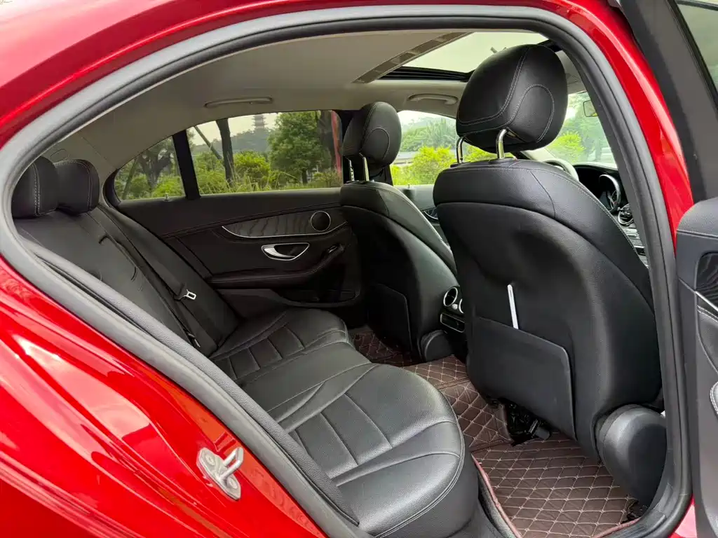 Mercedes-Benz C-Class — миниатюра 11
