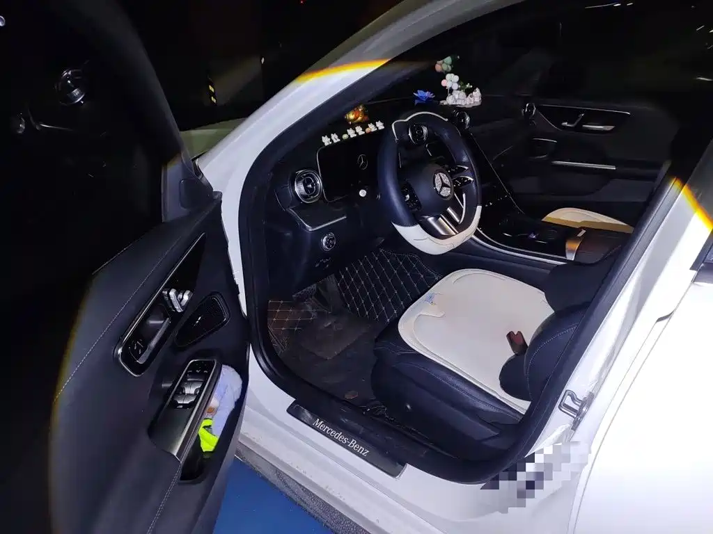 Mercedes-Benz C-Class — миниатюра 12