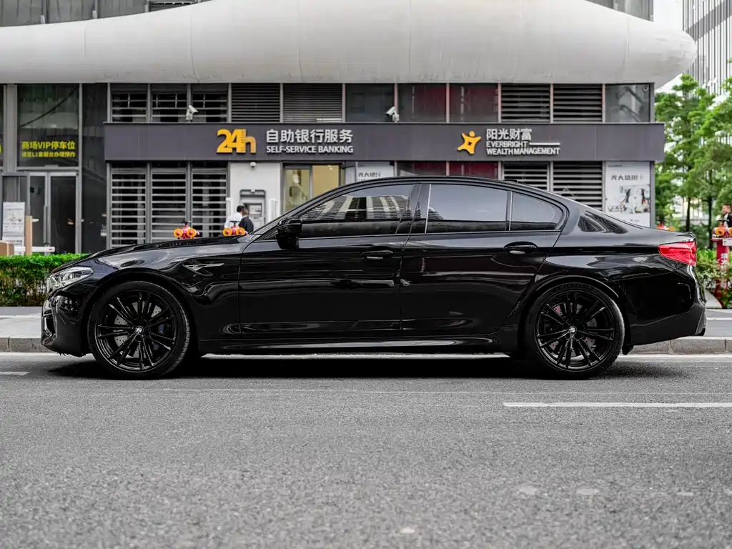 BMW M5