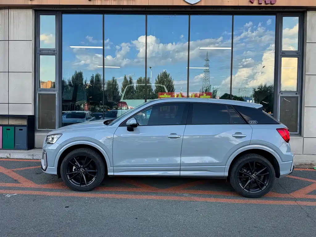 Audi Q2L — миниатюра 4