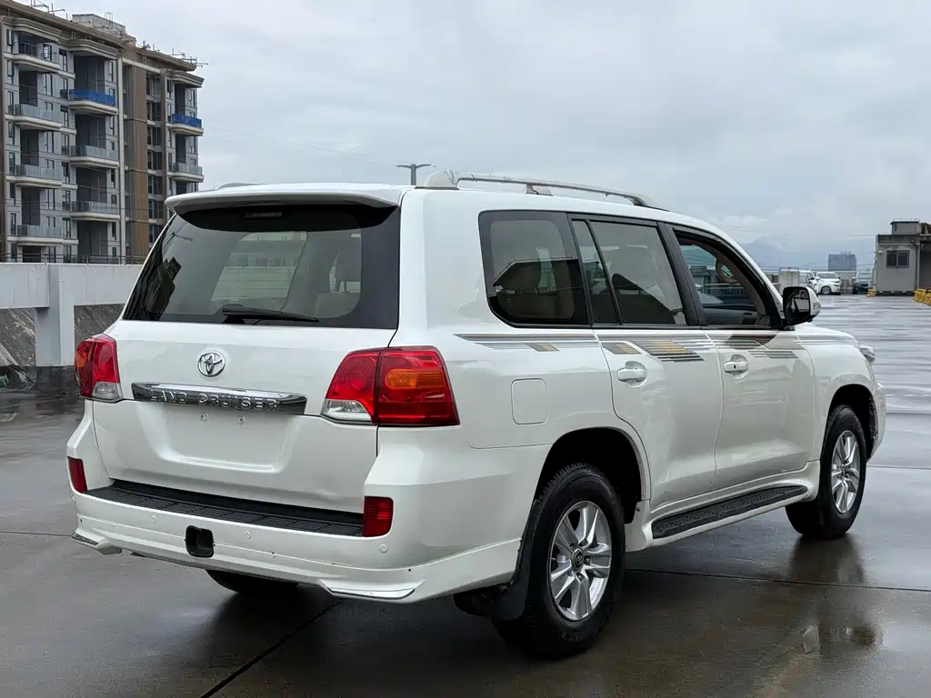 Toyota Land Cruiser — миниатюра 13