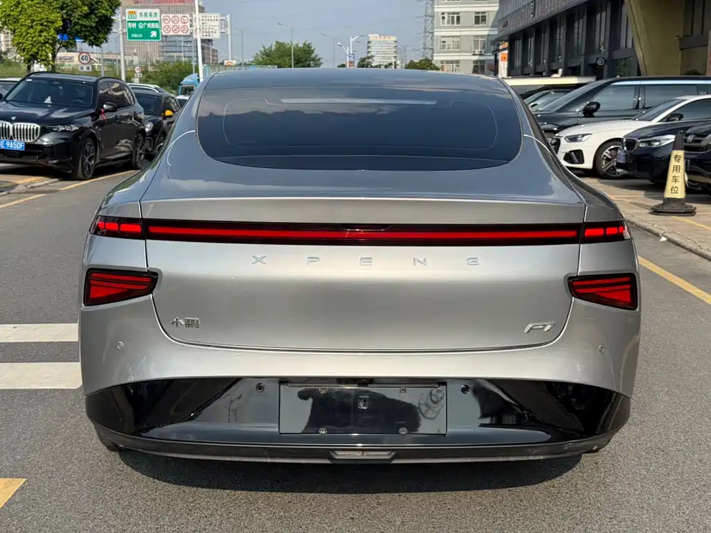 XPeng P7 — миниатюра 8