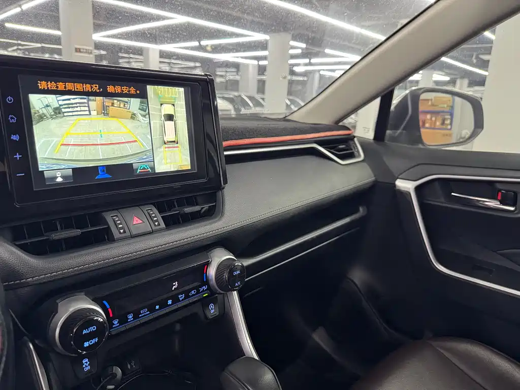 Toyota RAV4 — миниатюра 12