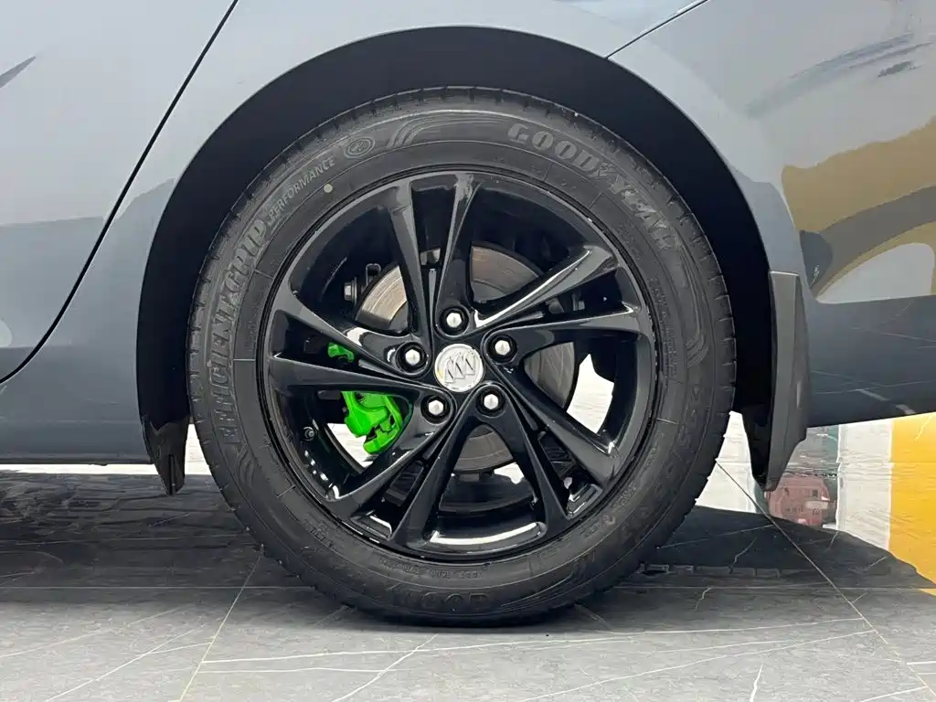 Buick Regal — миниатюра 12