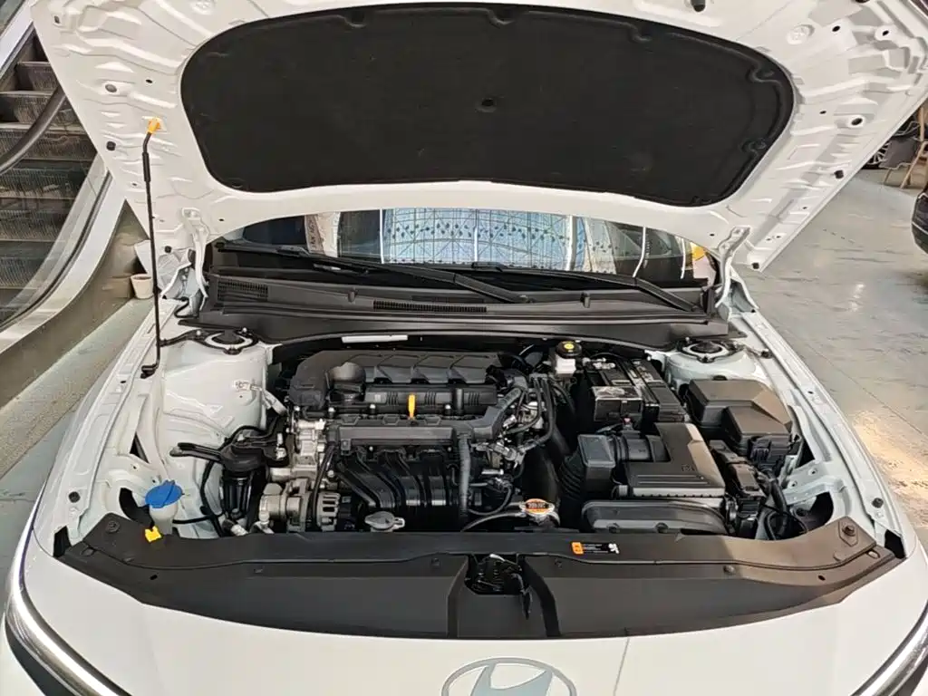Hyundai Elantra — миниатюра 20