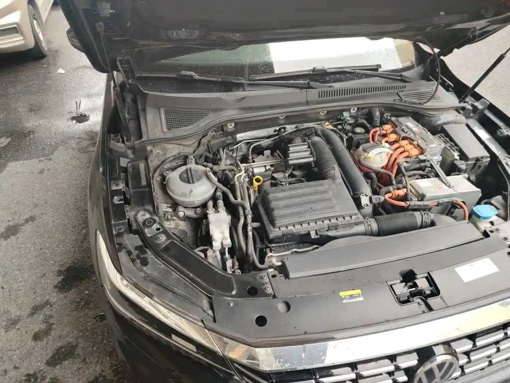 Volkswagen Passat PHEV — миниатюра 19