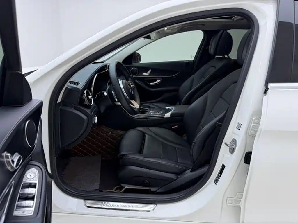 Mercedes-Benz C-Class — миниатюра 16