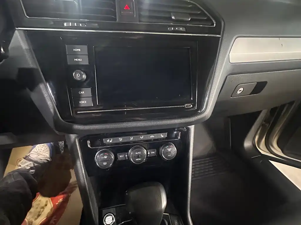Volkswagen Tiguan L — миниатюра 10
