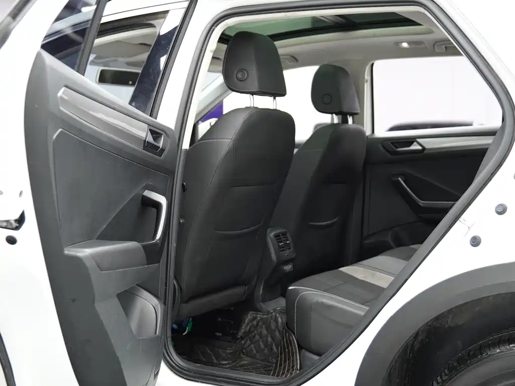 VOLKSWAGEN T ROC EXPLORING SONGS