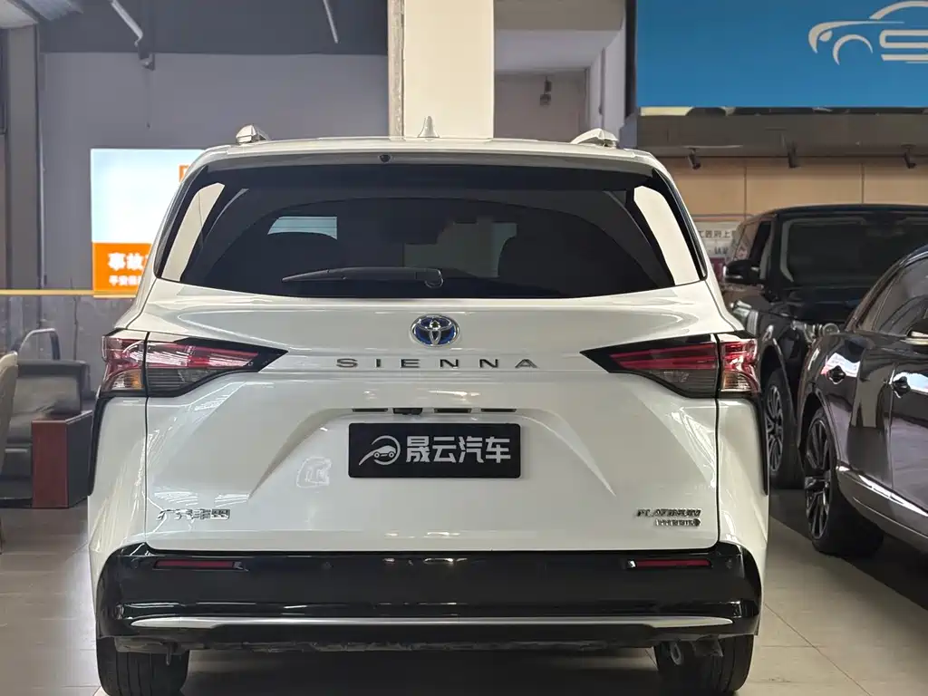 Toyota Sienna — миниатюра 8
