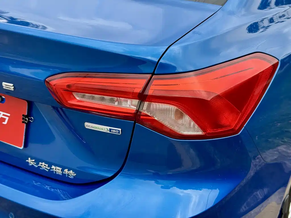 Ford Focus — миниатюра 10