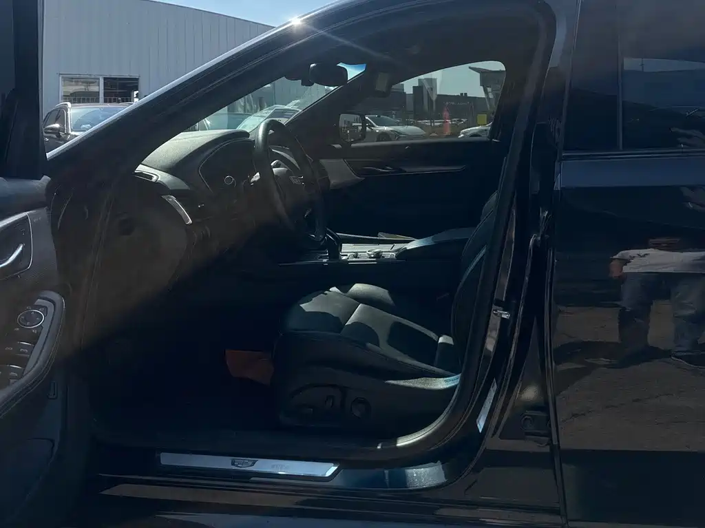 Cadillac CT5 — миниатюра 9