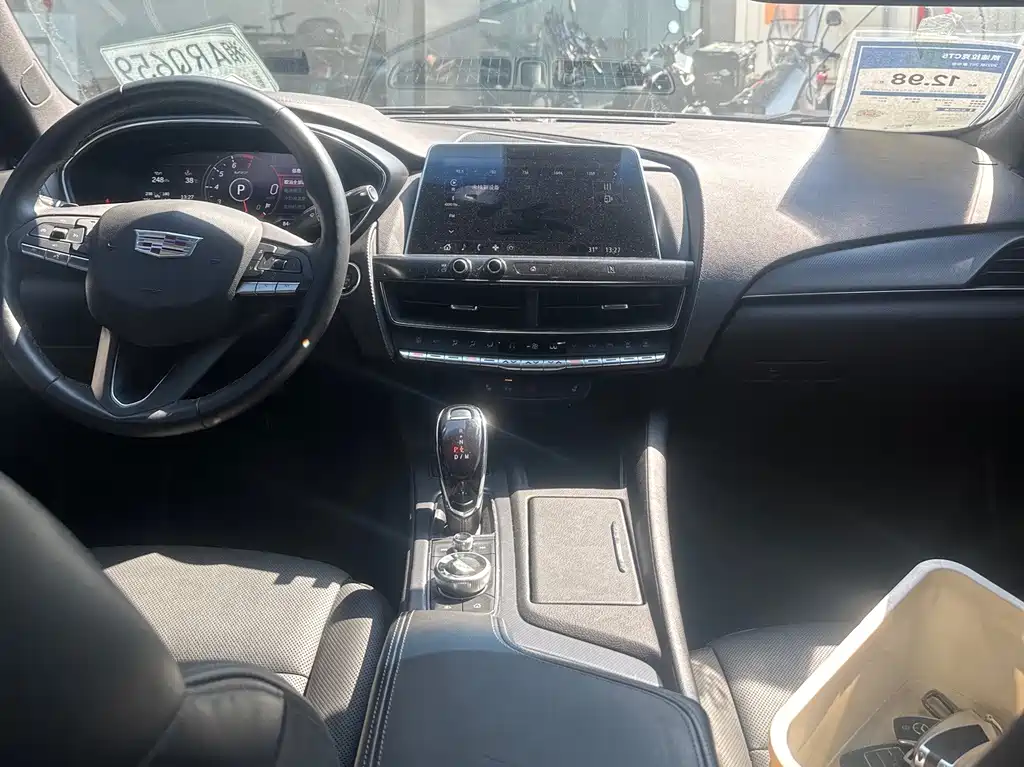 Cadillac CT5 — миниатюра 10