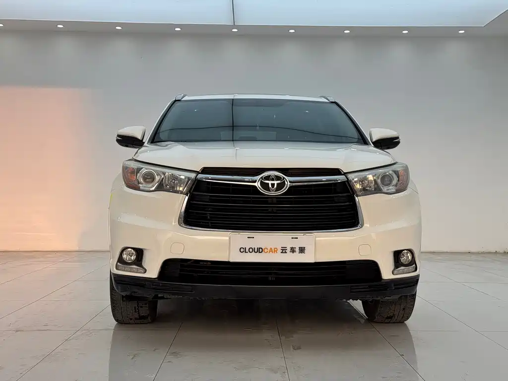 TOYOTA HIGHLANDER