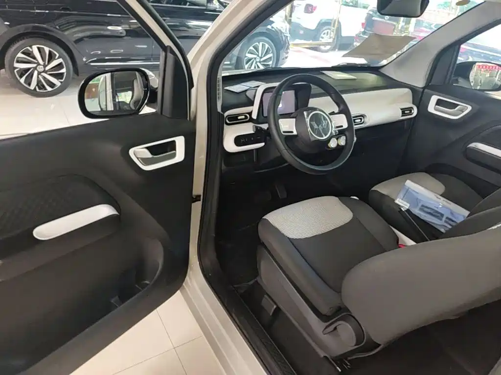 Wuling MINIEV — миниатюра 16