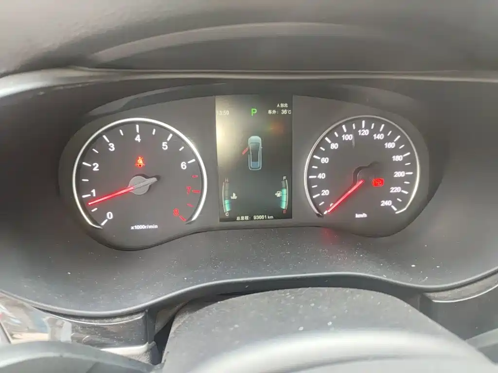 BYD MAX — миниатюра 7