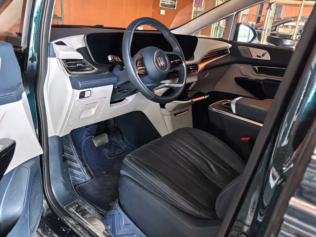 Buick Century 2023 2.0T мест