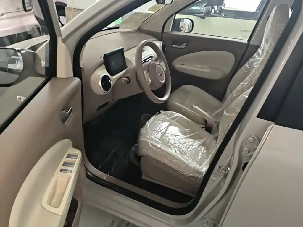 Wuling MINIEV — миниатюра 16