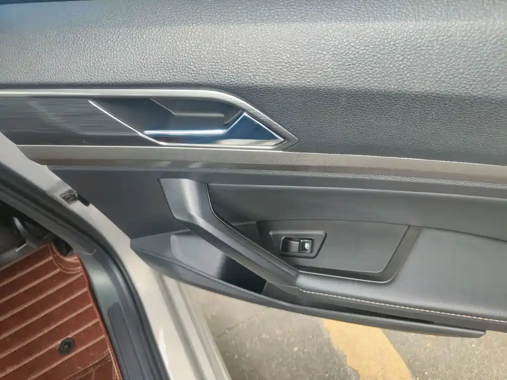 Volkswagen Lavida — миниатюра 6