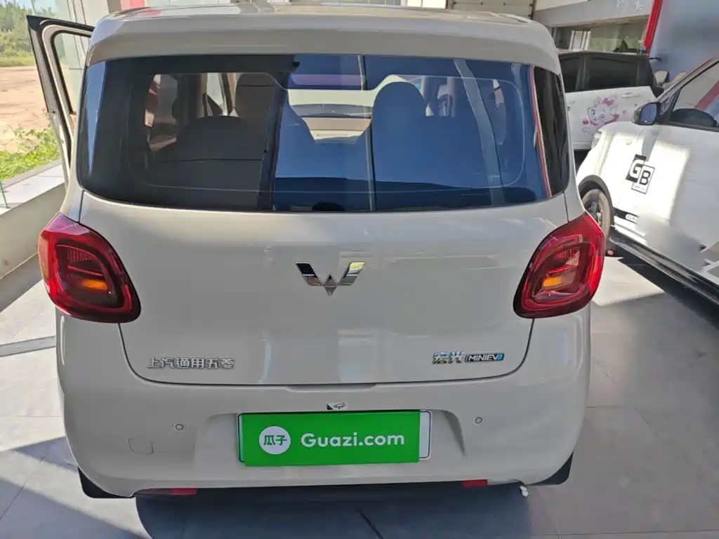 Wuling MINIEV — миниатюра 6