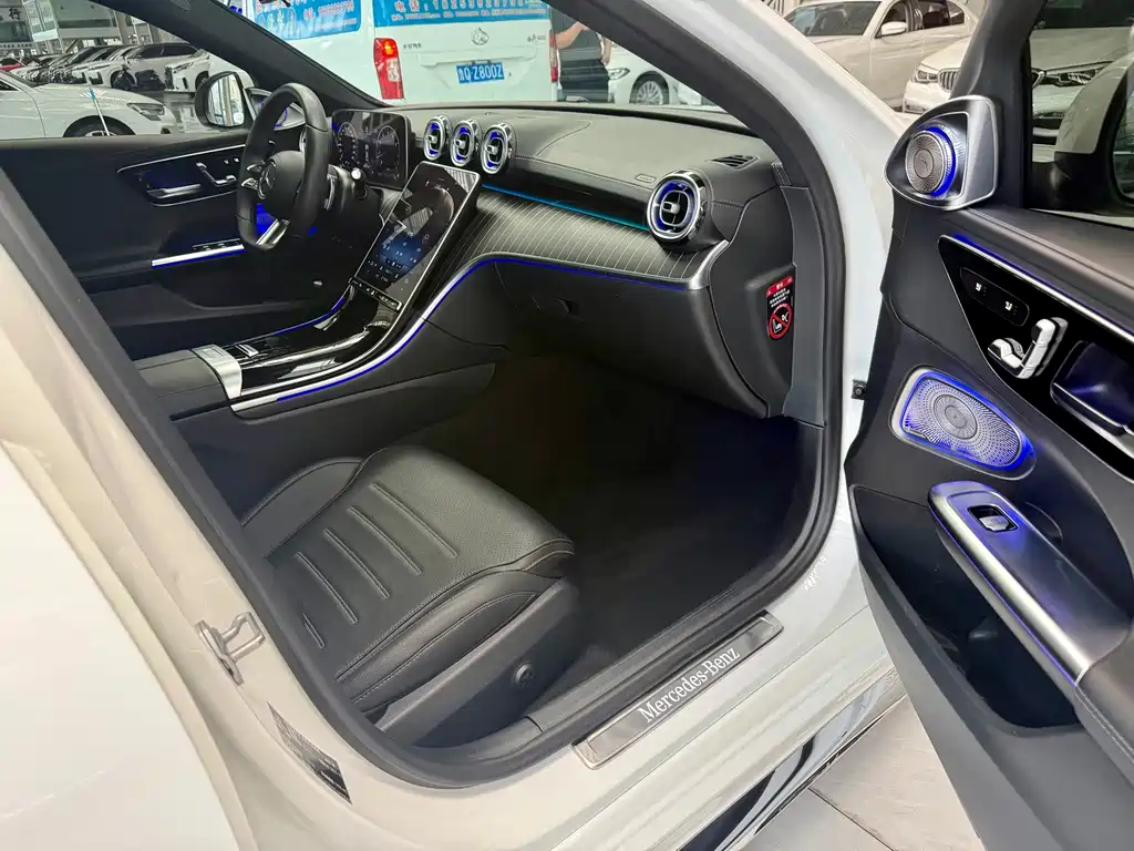 Mercedes-Benz C-Class — миниатюра 7