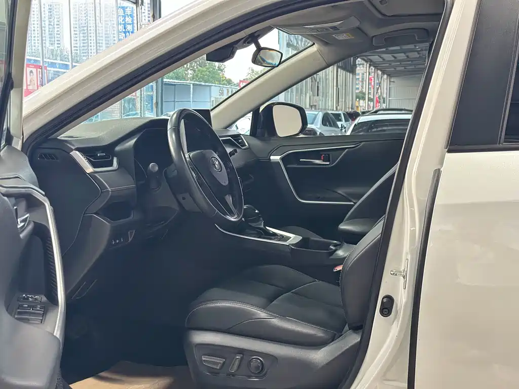 Toyota Wildlander — миниатюра 4