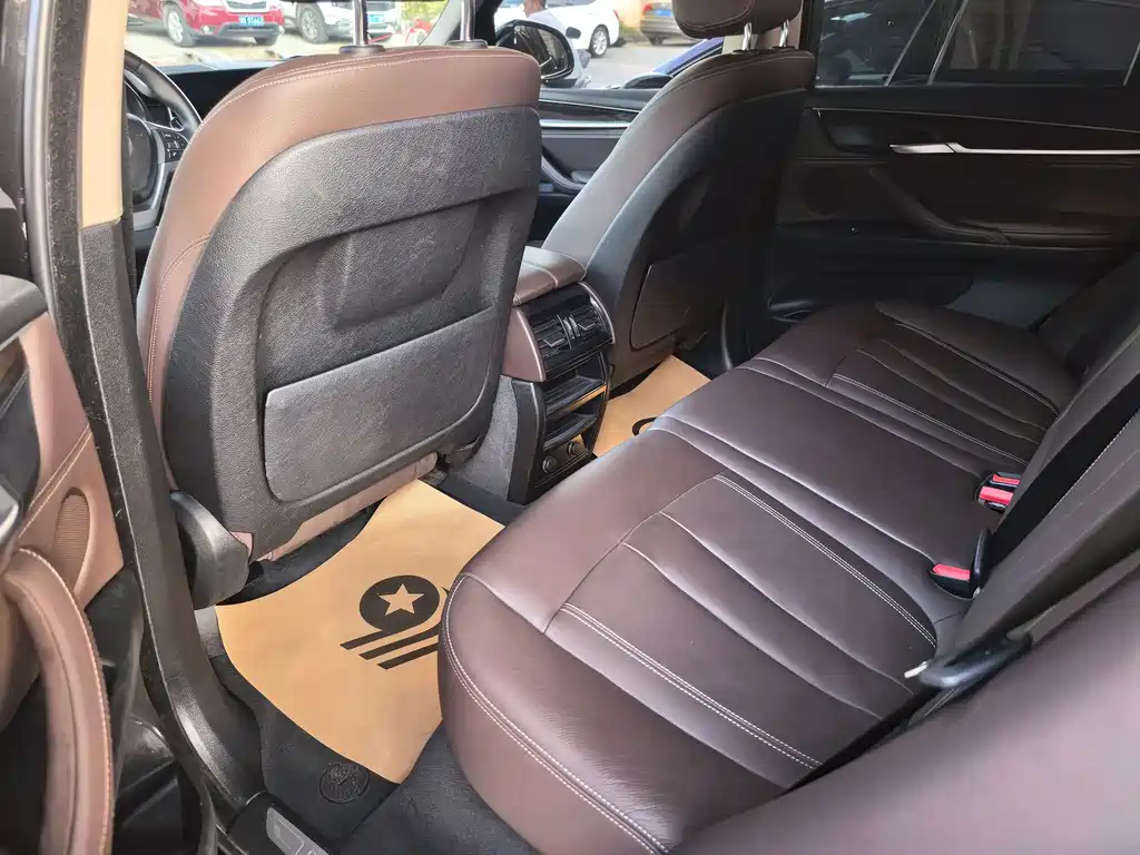 BMW X5 (Import) — миниатюра 11