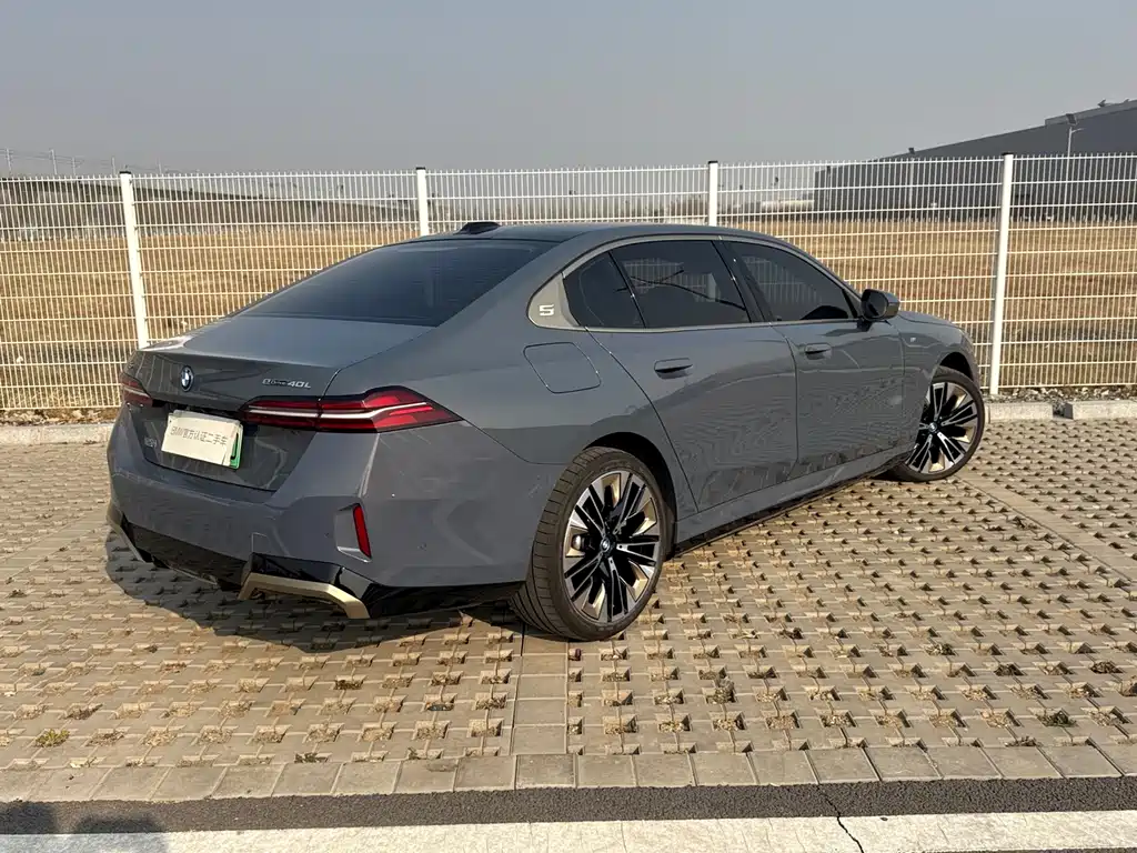 BMW I5