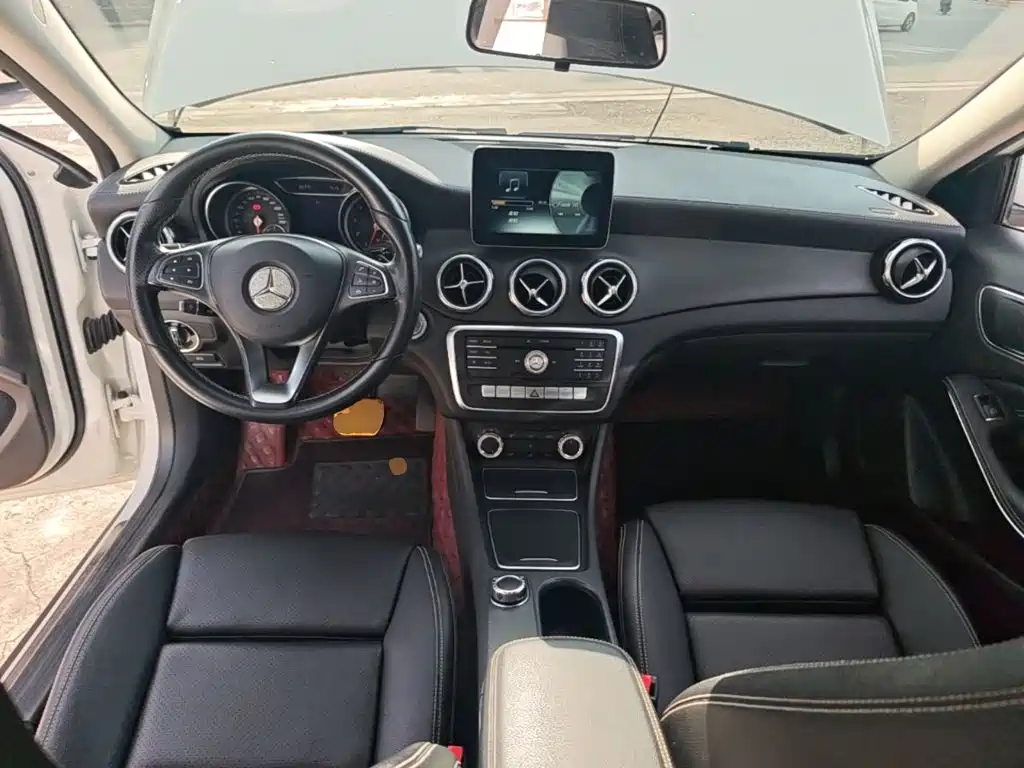 Mercedes-Benz GLA — миниатюра 10
