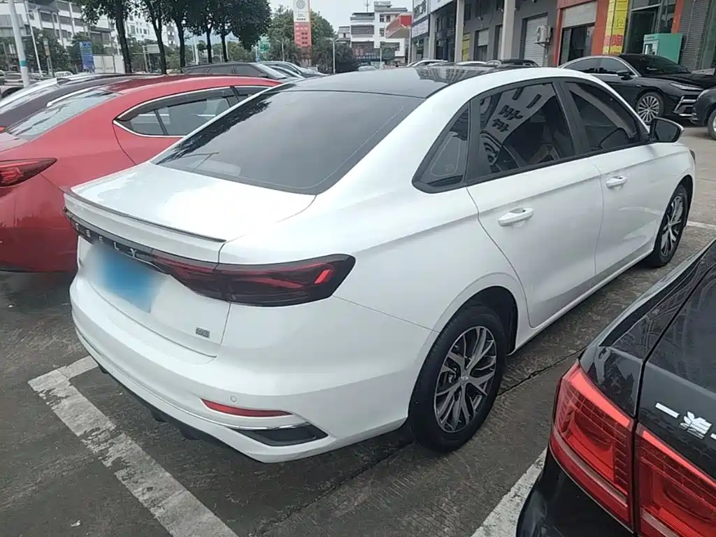 Geely Emgrand — миниатюра 7
