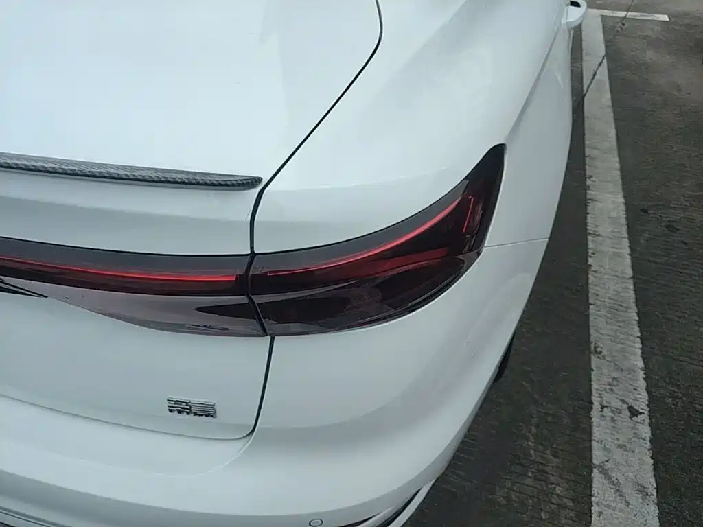 Geely Emgrand — миниатюра 8
