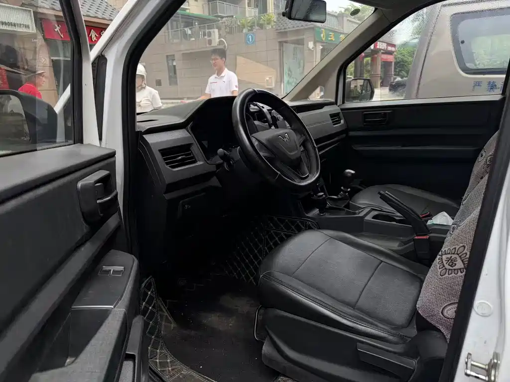Wuling Hongguang PLUS — миниатюра 4