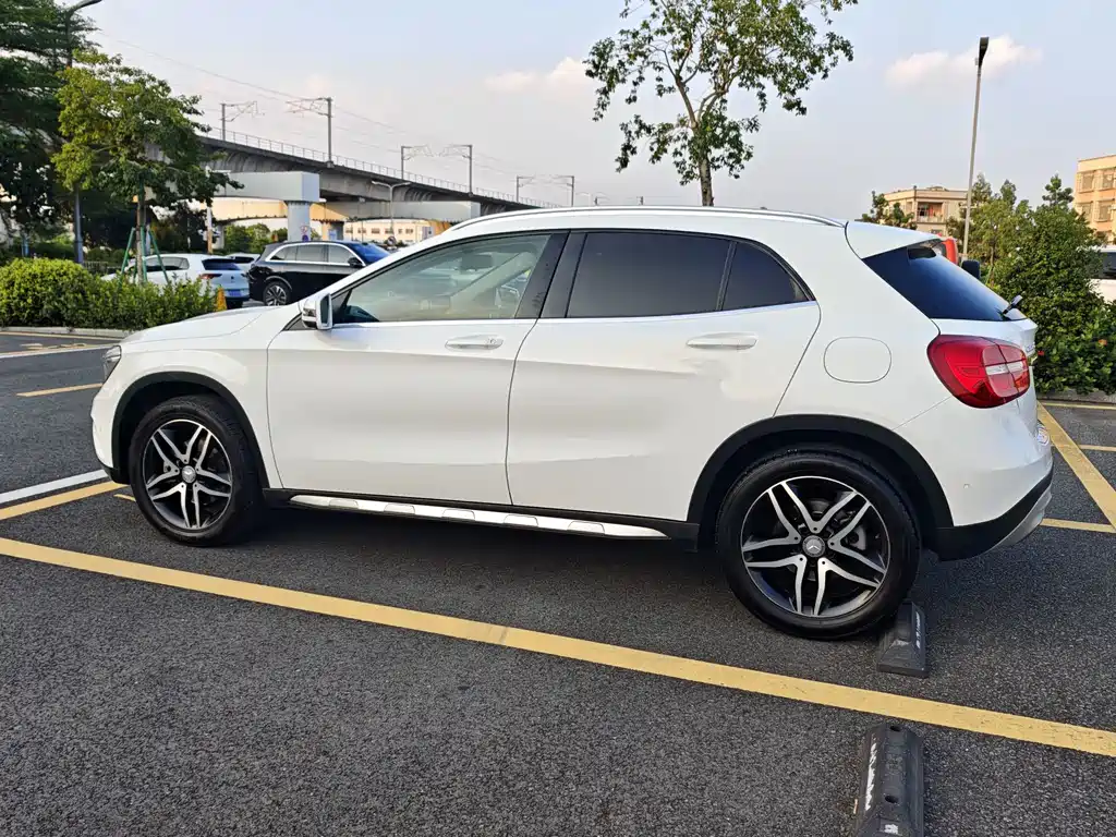 Mercedes-Benz GLA — миниатюра 23