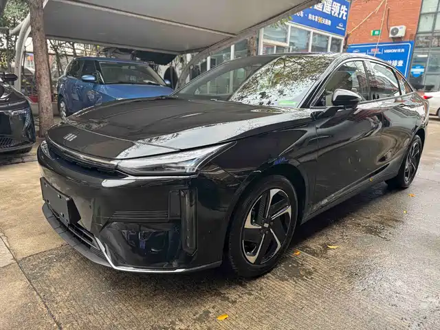 GEELY GALAXY GALAXY L6 2024