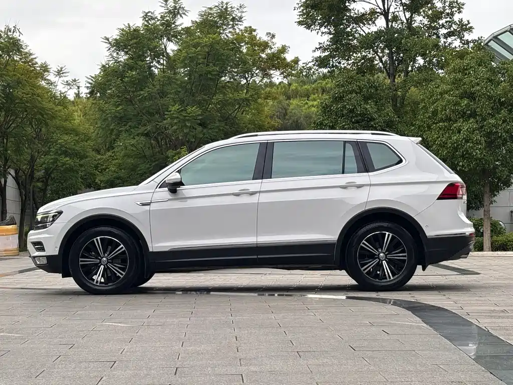 Volkswagen Tiguan L — миниатюра 4