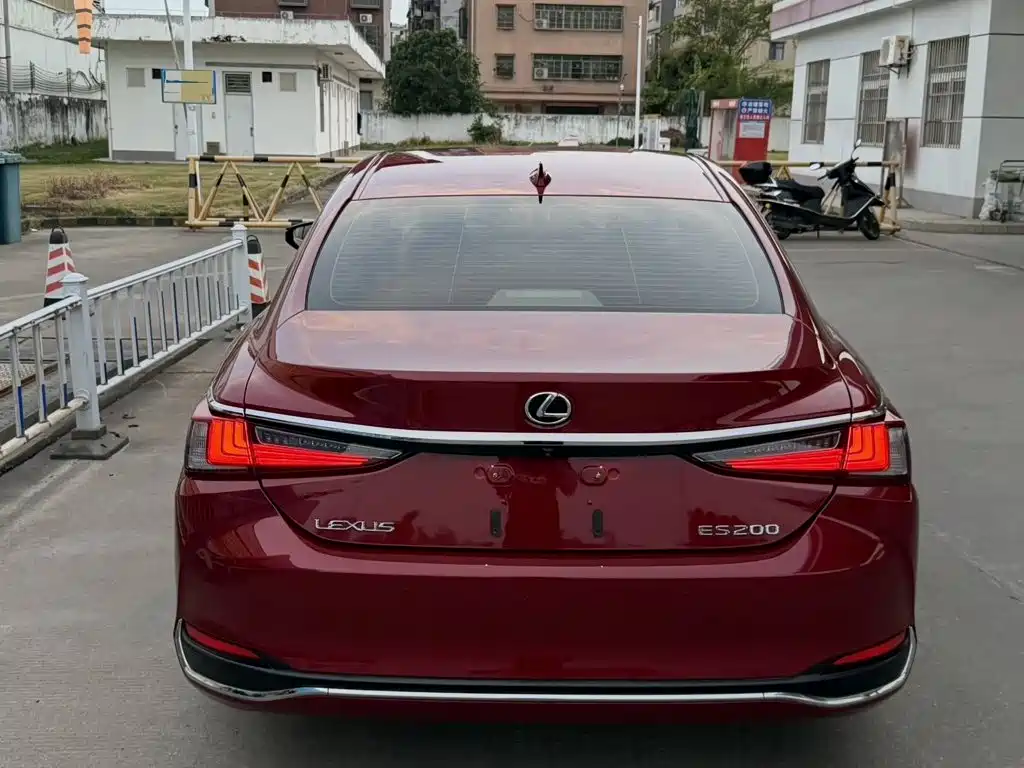Lexus ES — миниатюра 3